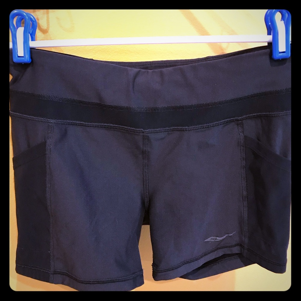 Saucony Women's Bullet Tight Short Black - EUC
